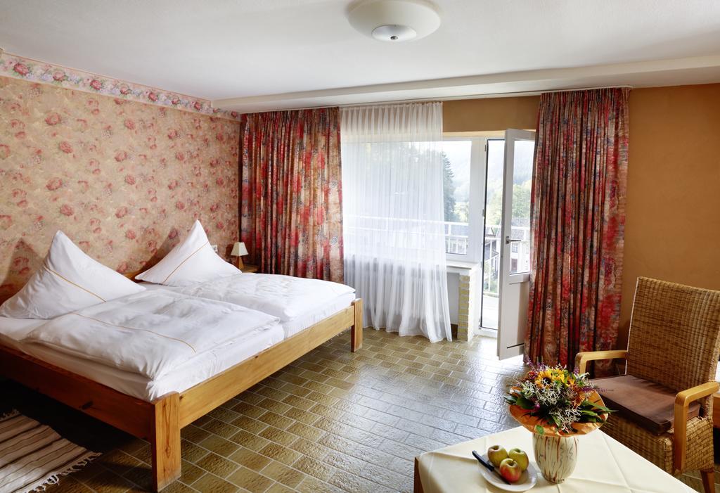 Hotel Haus Kylltal Zendscheid الغرفة الصورة